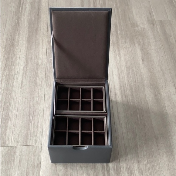 Carters of London Jewelry Box / Holder